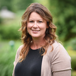 Nicole Walker Headshot