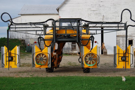 An example of a multi-row sprayer.
