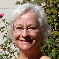 A photo of Leah Cadwallader.