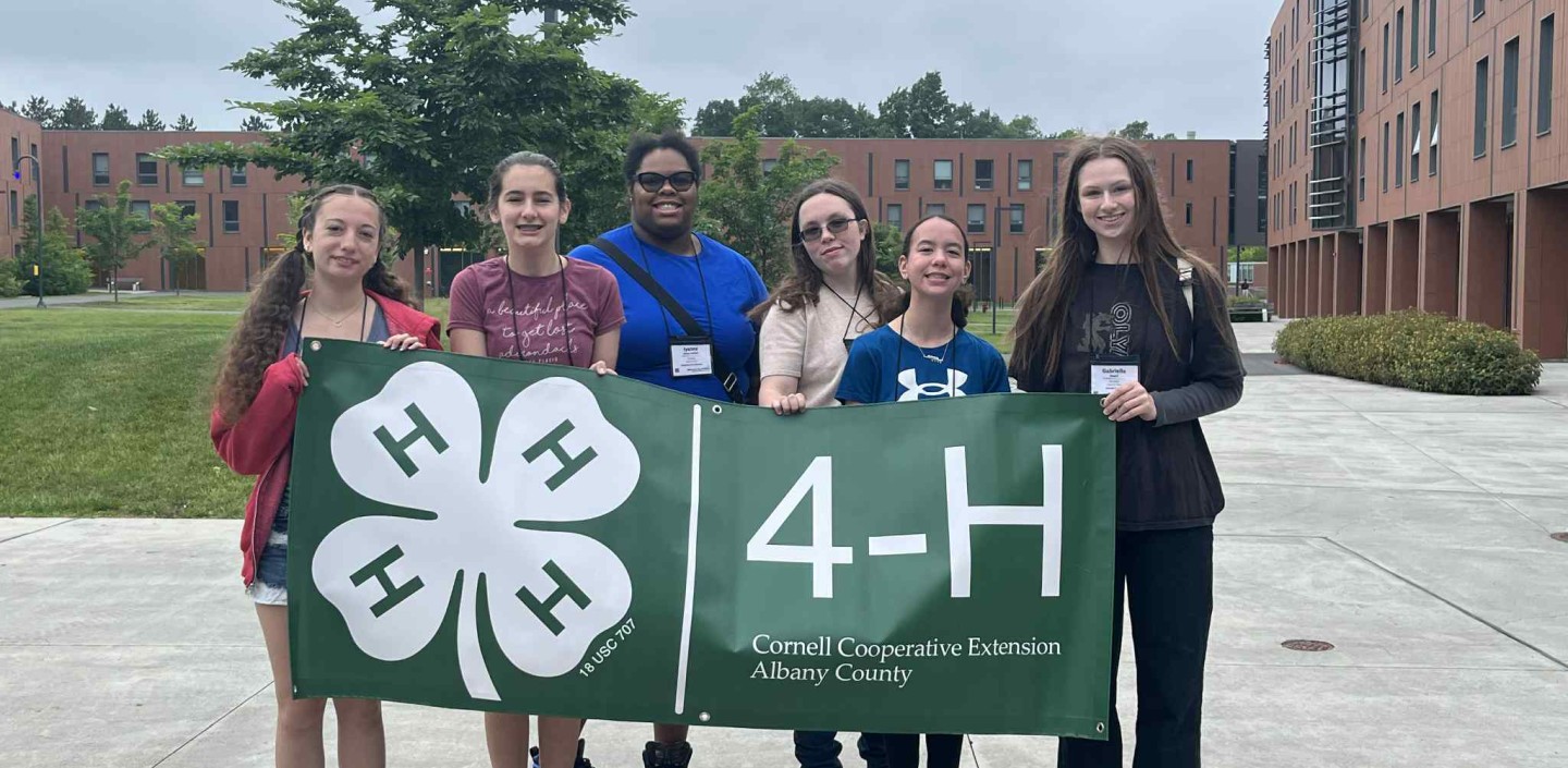 A group of CCE Albany 4-H members.