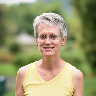 Linda Svoboda Headshot