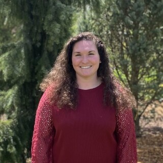 Mallory Illsley Headshot