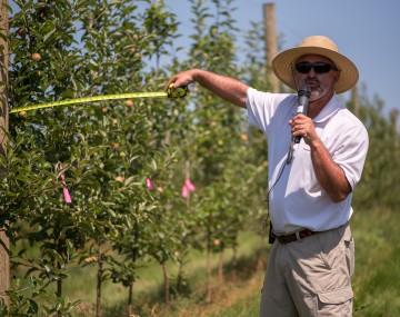 CCE fruit extension specialist Mario Miranda Sazo