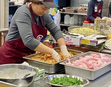 school cooking preparing food