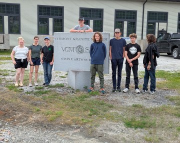 kids at sign